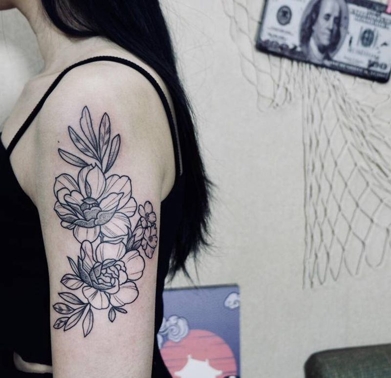 素花纹身图片_手臂点刺素花纹身图案