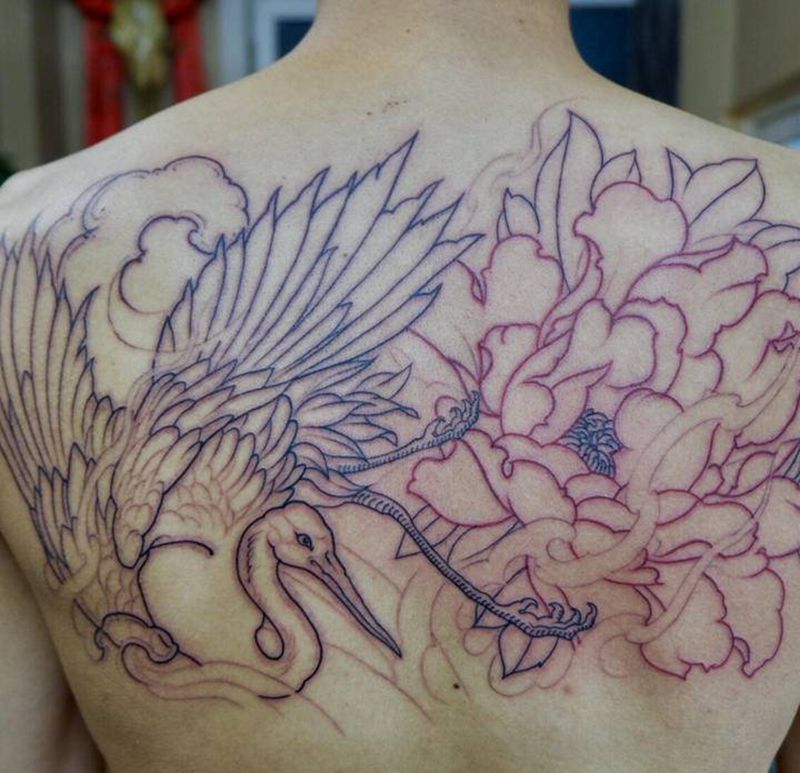 仙鹤纹身图片_背部新传统仙鹤牡丹纹身图案