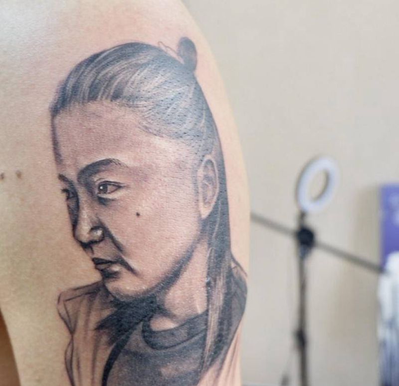肖像纹身图片_手臂欧美写实肖像纹身图案