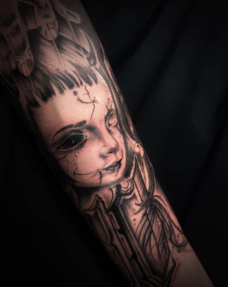 傀儡娃娃纹身图片_手臂欧美写实纹身图案