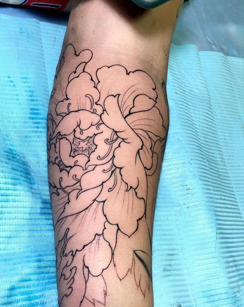 牡丹纹身图片_手臂新传统纹身图案