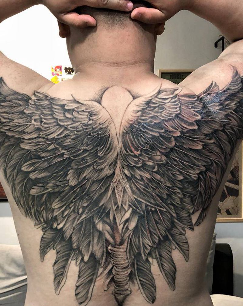 遮盖纹身图片_背部欧美写实纹身图案