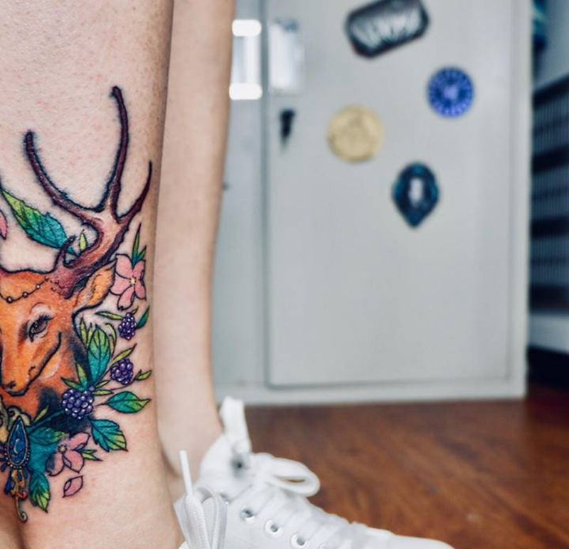 鹿 遮盖纹身图片_腿部新传统鹿纹身图案