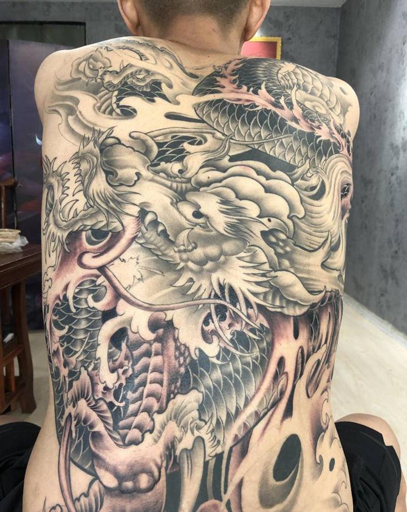 龙纹身图片_背部新传统纹身图案
