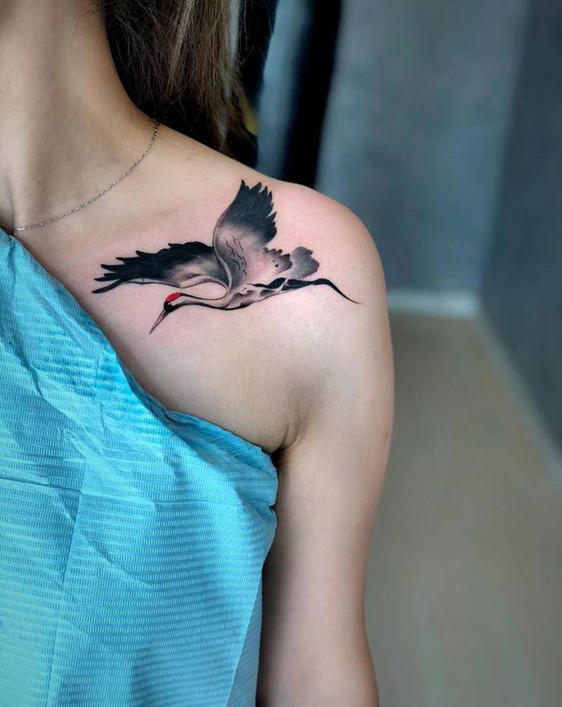 遮盖纹身图片_胸部水墨纹身图案