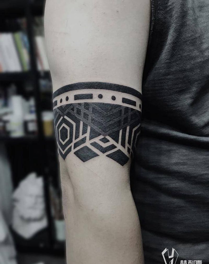 臂环纹身图片_手臂几何纹身图案