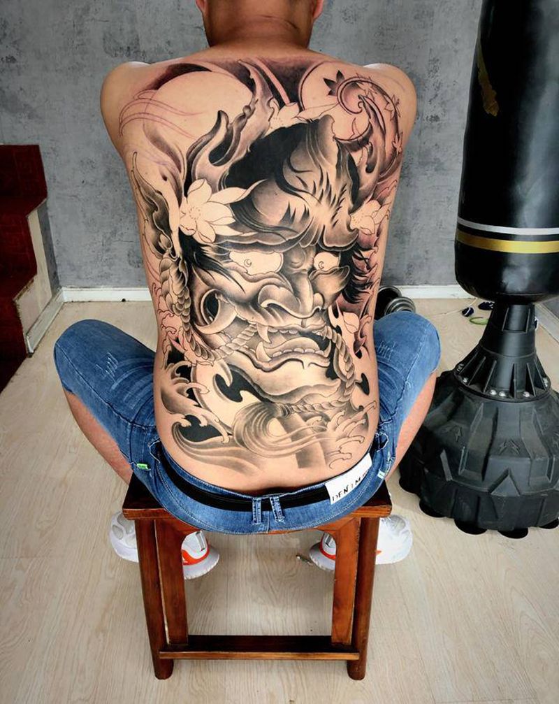 快完工了纹身图片_背部新传统纹身图案