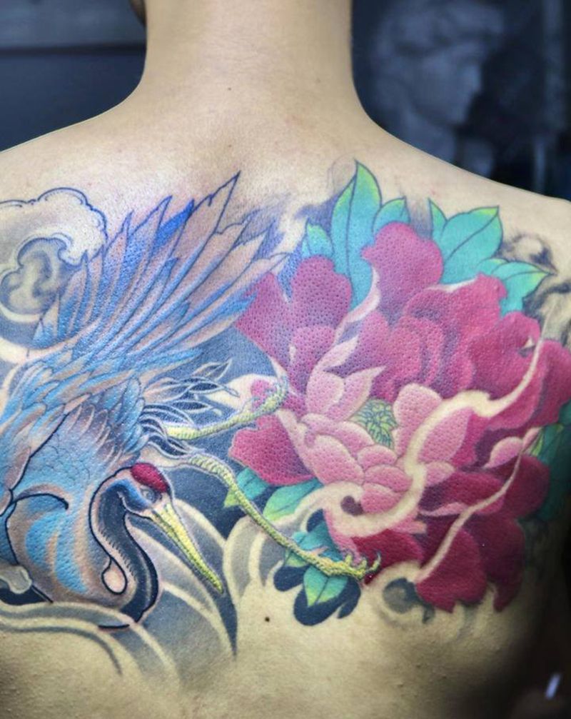 仙鹤牡丹纹身图片_背部新传统仙鹤牡丹纹身图案