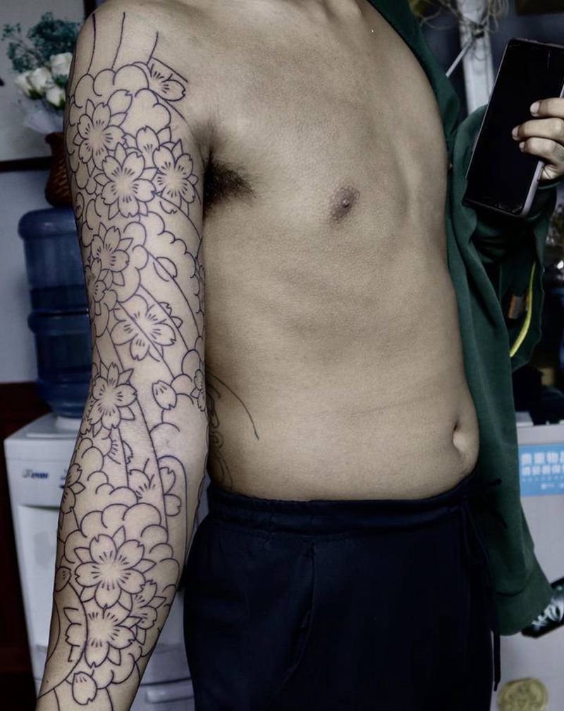 樱花花臂纹身图片_手臂老传统樱花纹身图案