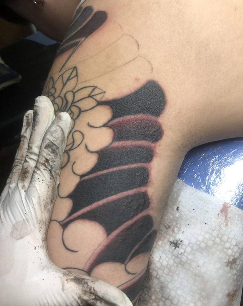 胛块纹身图片_手臂老传统板雾纹身图案