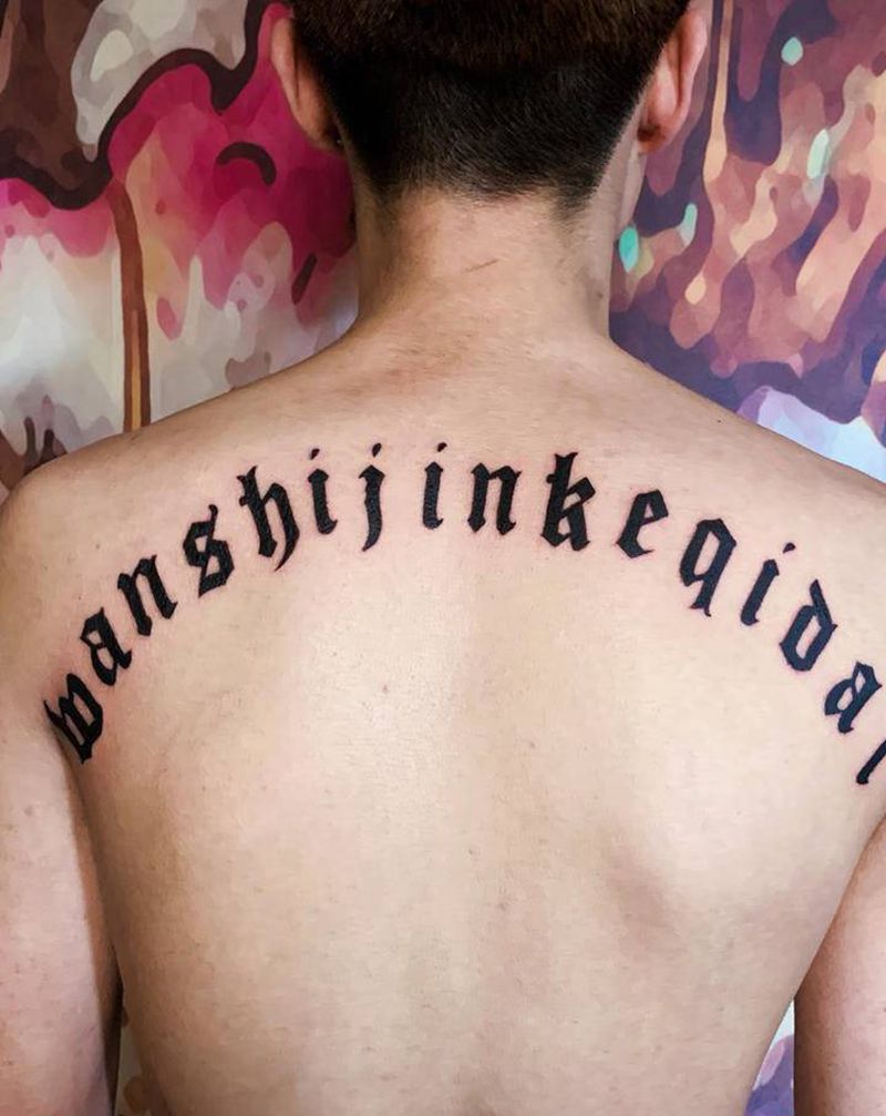 小图纹身图片_肩部纹身图案