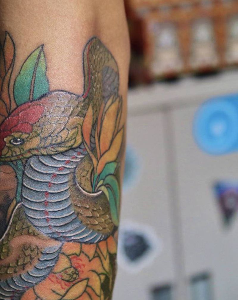 小臂蛇纹身图片_手臂新传统蛇纹身图案