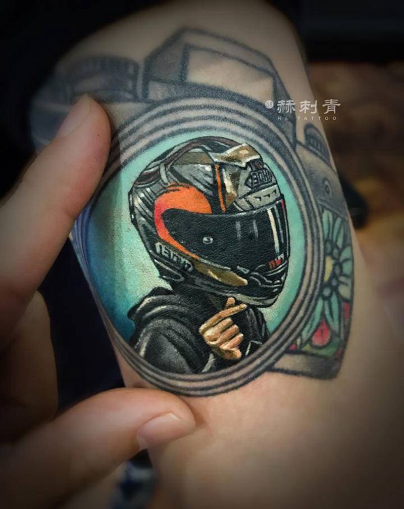 头盔纹身图片_手臂欧美写实纹身图案