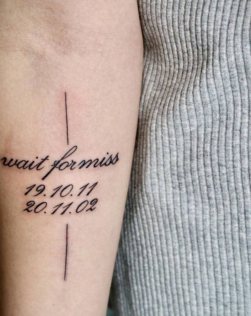 店内小图纹身图片_手臂花体字纹身图案