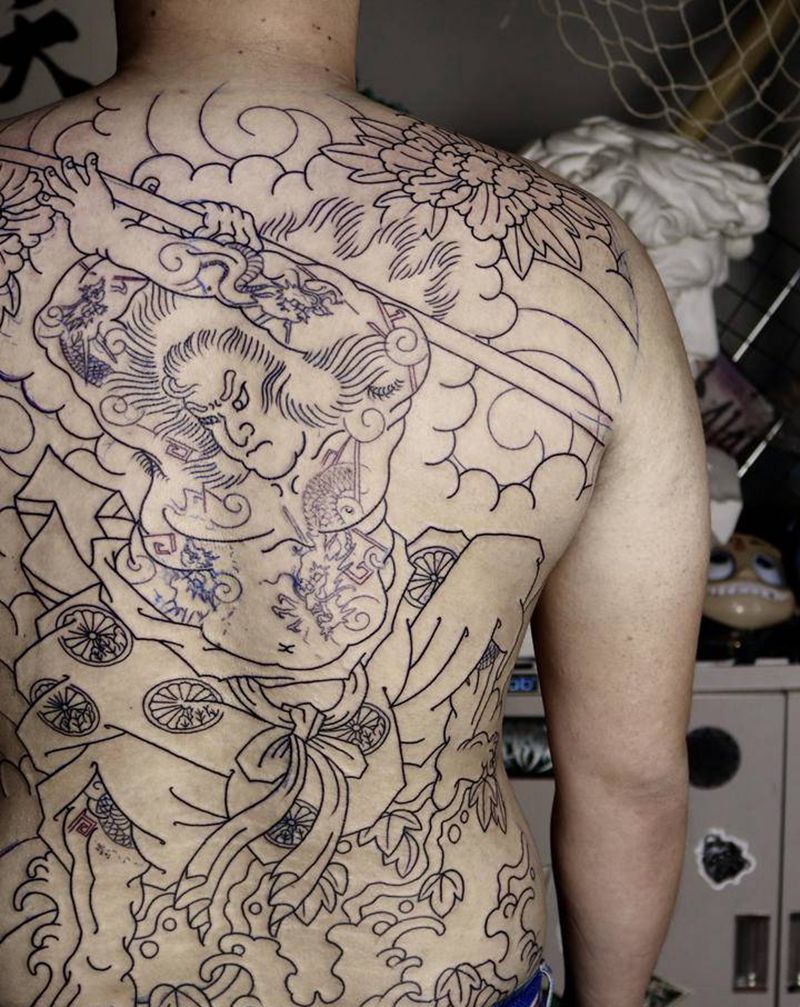 九纹龙史进纹身图片_背部老传统九纹龙史进人物纹身图案