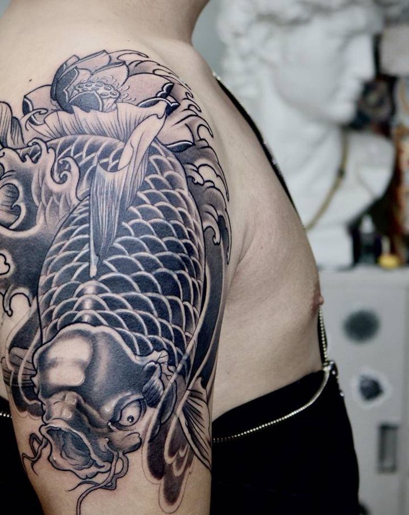 遮盖纹身图片_手臂新传统鲤鱼纹身图案