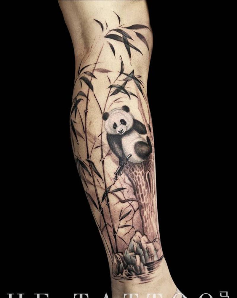 大熊猫纹身图片_腿部水墨纹身图案