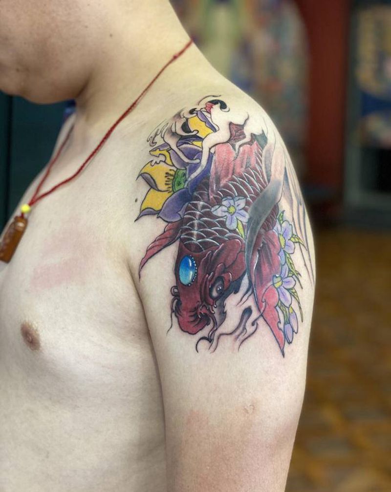鲤鱼遮盖纹身图片_肩部纹身图案