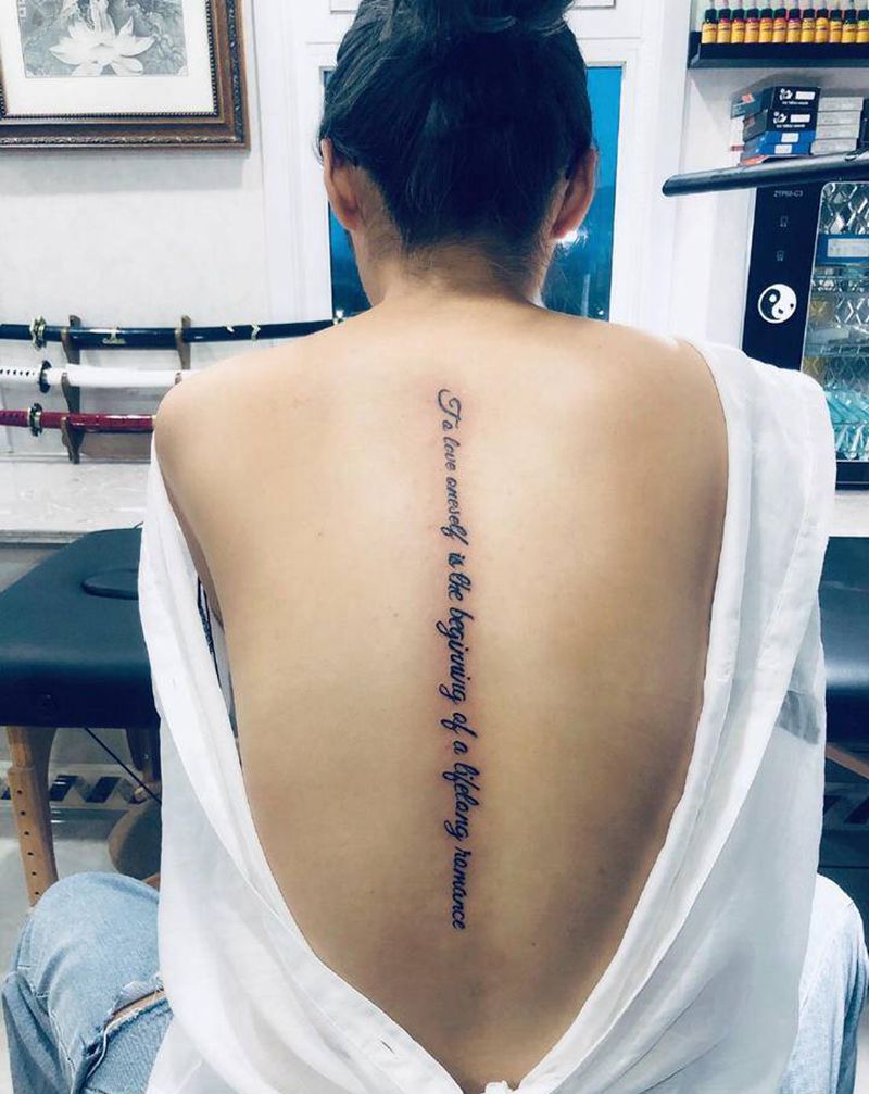 英文字母纹身图片_背部纹身图案