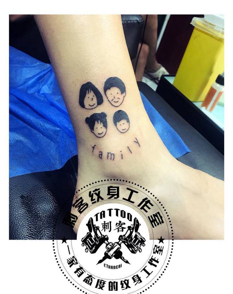 一家四口极简风纹身图片_脚部纹身图案