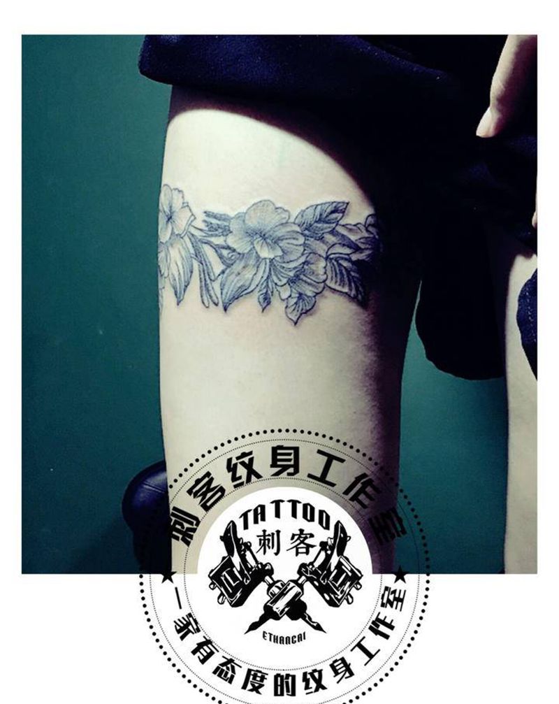 性感素花腿环纹身图片_腿部纹身图案