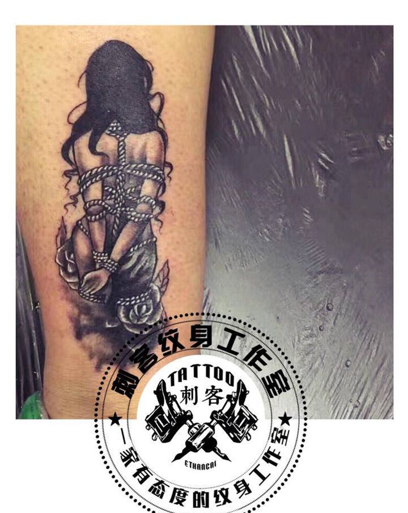 调皮纹身图片_腿部纹身图案