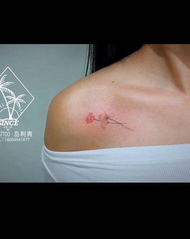 肩部花朵纹身图片_肩部纹身图案