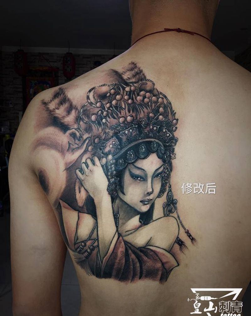 花旦修改纹身图片_背部新传统纹身图案