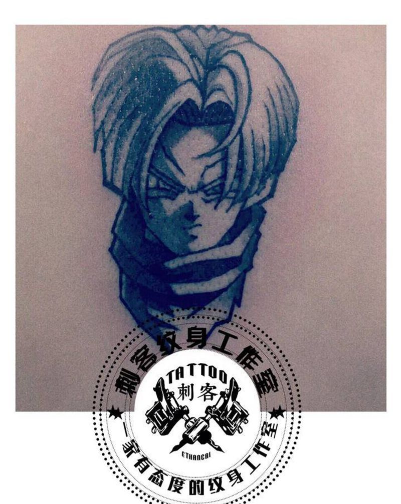 特懒渴死纹身图片_颈部纹身图案