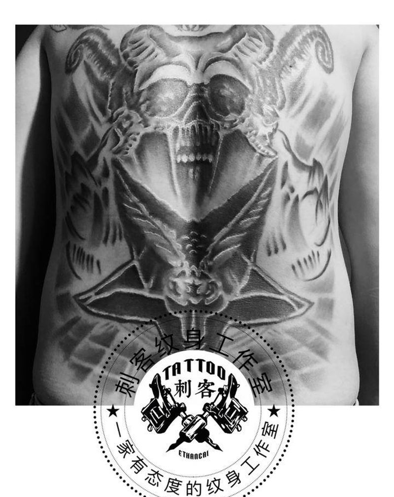撒旦纹身图片_背部纹身图案