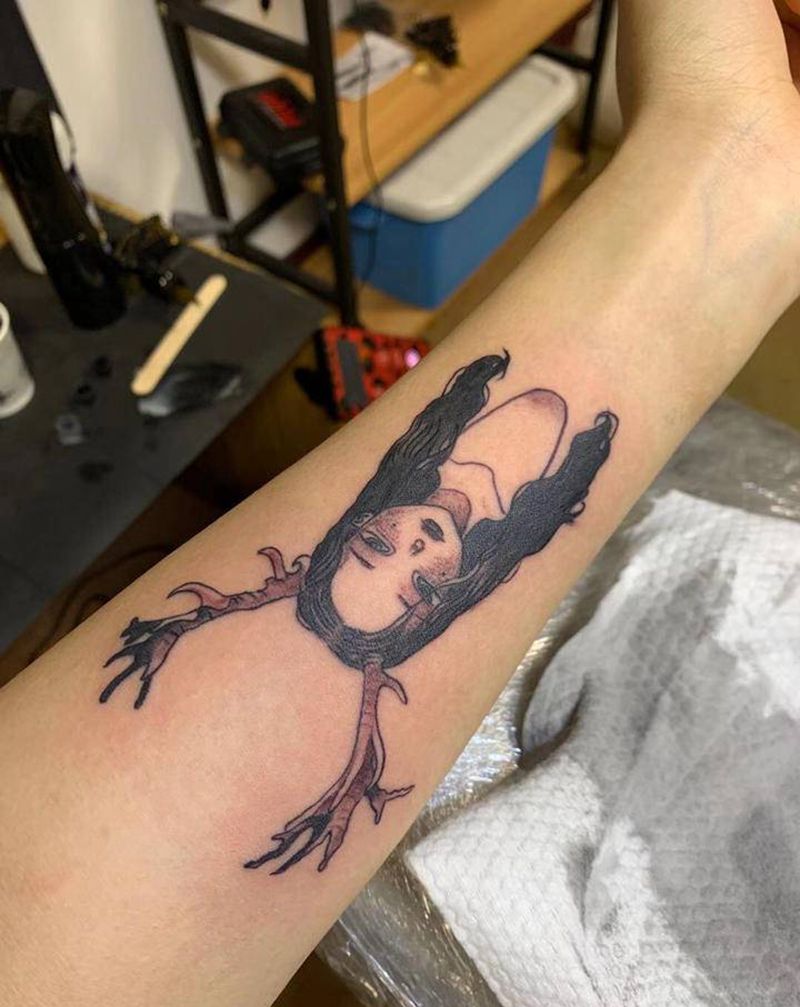 李小姐说要一对鹿角纹身图片_手臂纹身图案