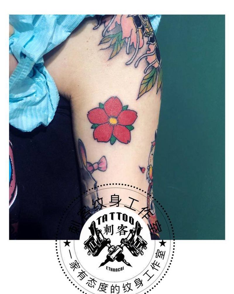 樱花纹身图片_Old School纹身图案