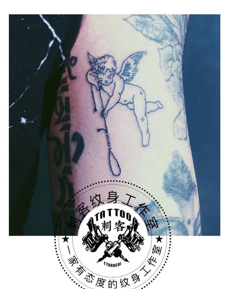 天使的圈套纹身图片_手臂纹身图案