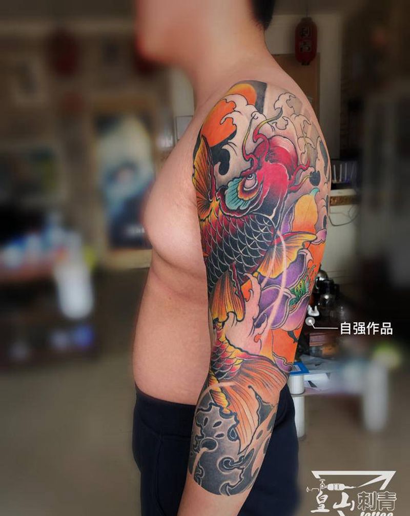 传统七分袖彩色花臂彩色纹身图片_手臂新传统纹身图案