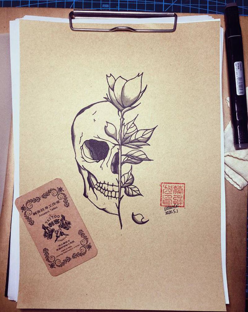 School骷髅与花纹身图片_图腾纹身图案