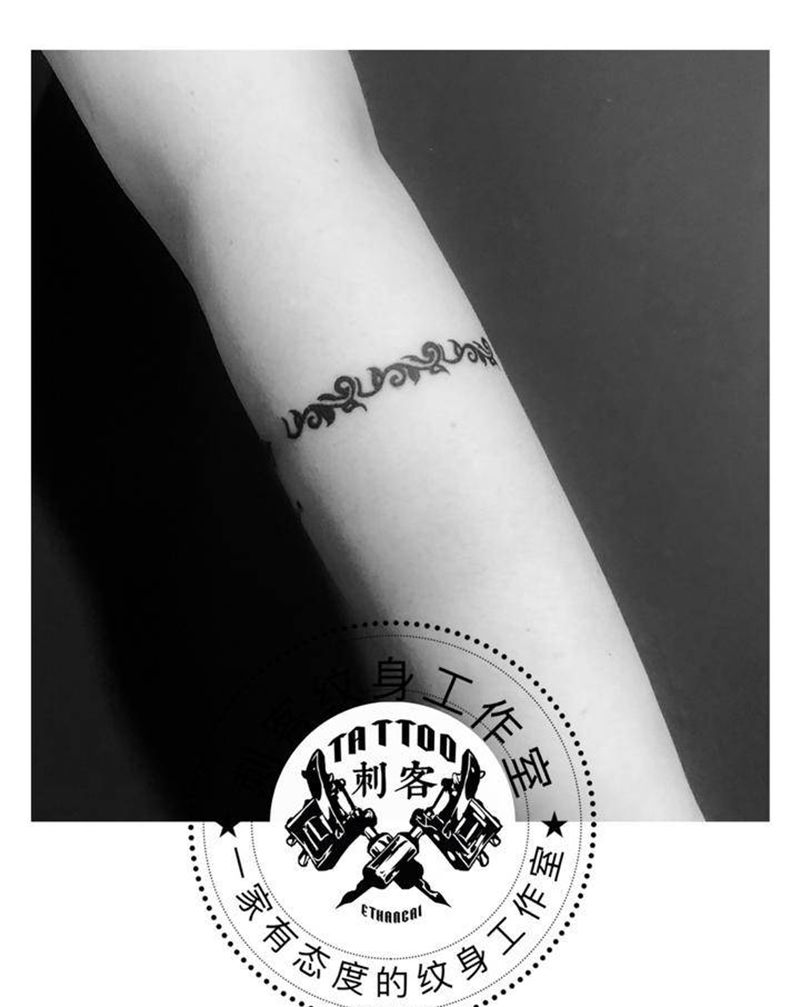 极简手坏纹身图片_手臂纹身图案