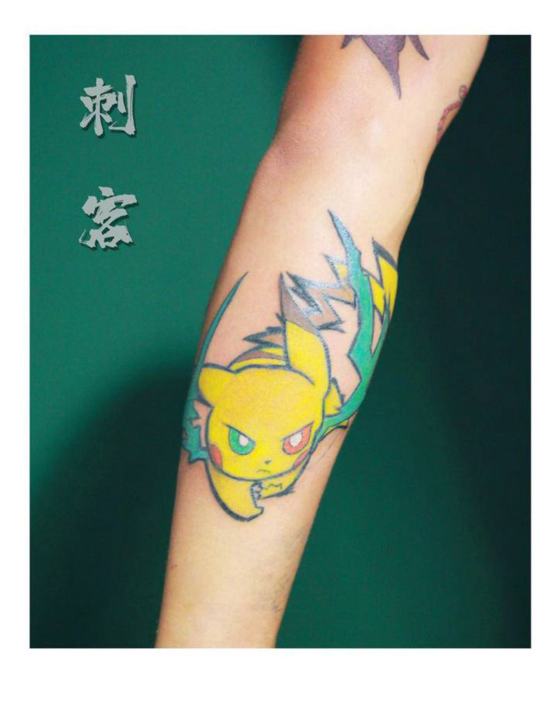 皮卡丘纹身图片_手臂纹身图案