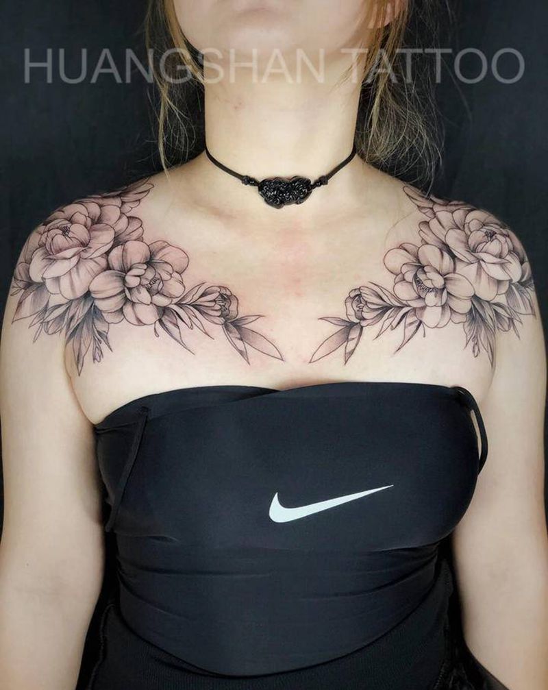 素花纹身图片_肩部胸部点刺几何纹身图案