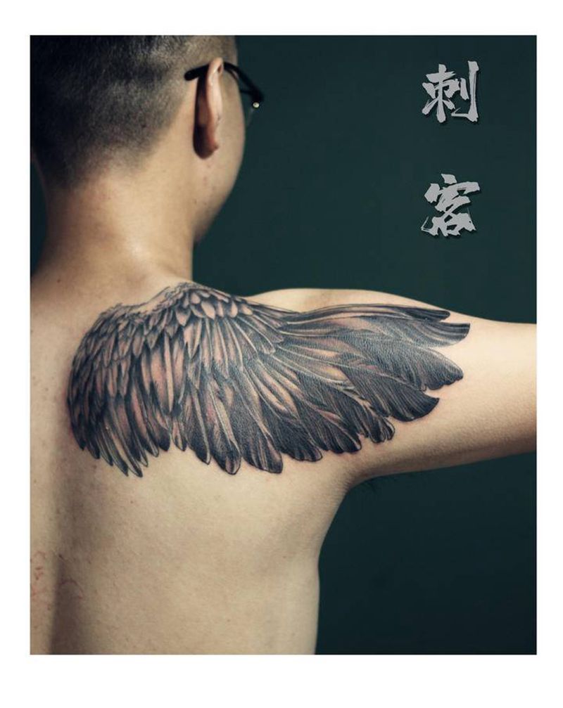 折翼天使纹身图片_手臂肩部纹身图案
