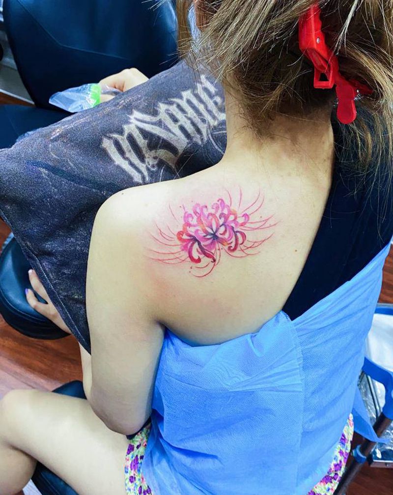 彼岸花纹身图片_肩部纹身图案