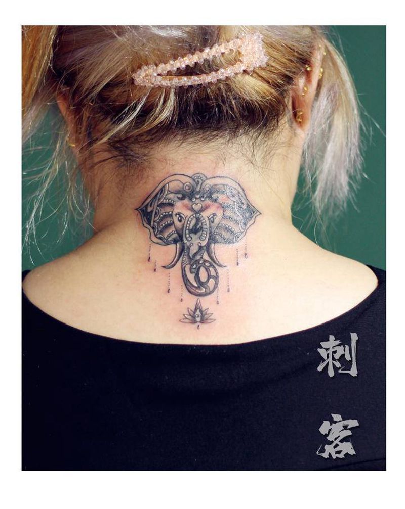 大象遮盖图腾纹身图片_颈部纹身图案