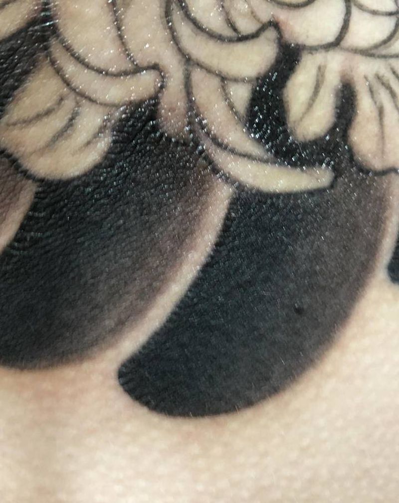 部分雾面纹身图片_胸部纹身图案