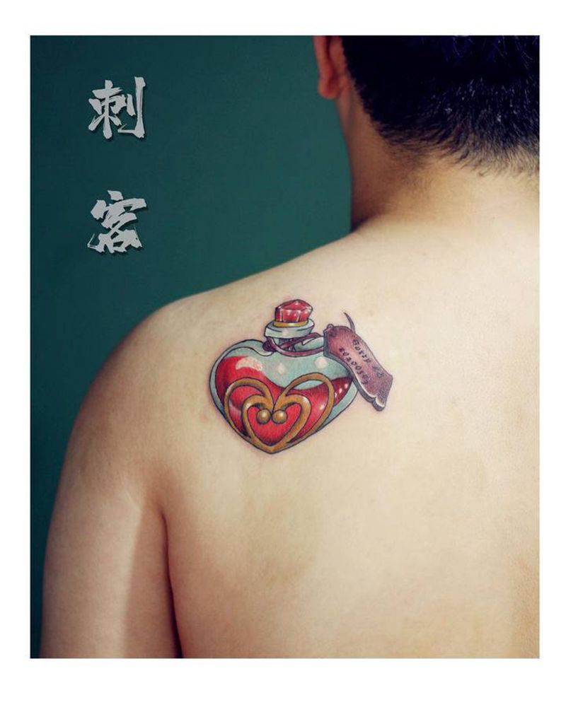 香水纹身图片_肩部纹身图案