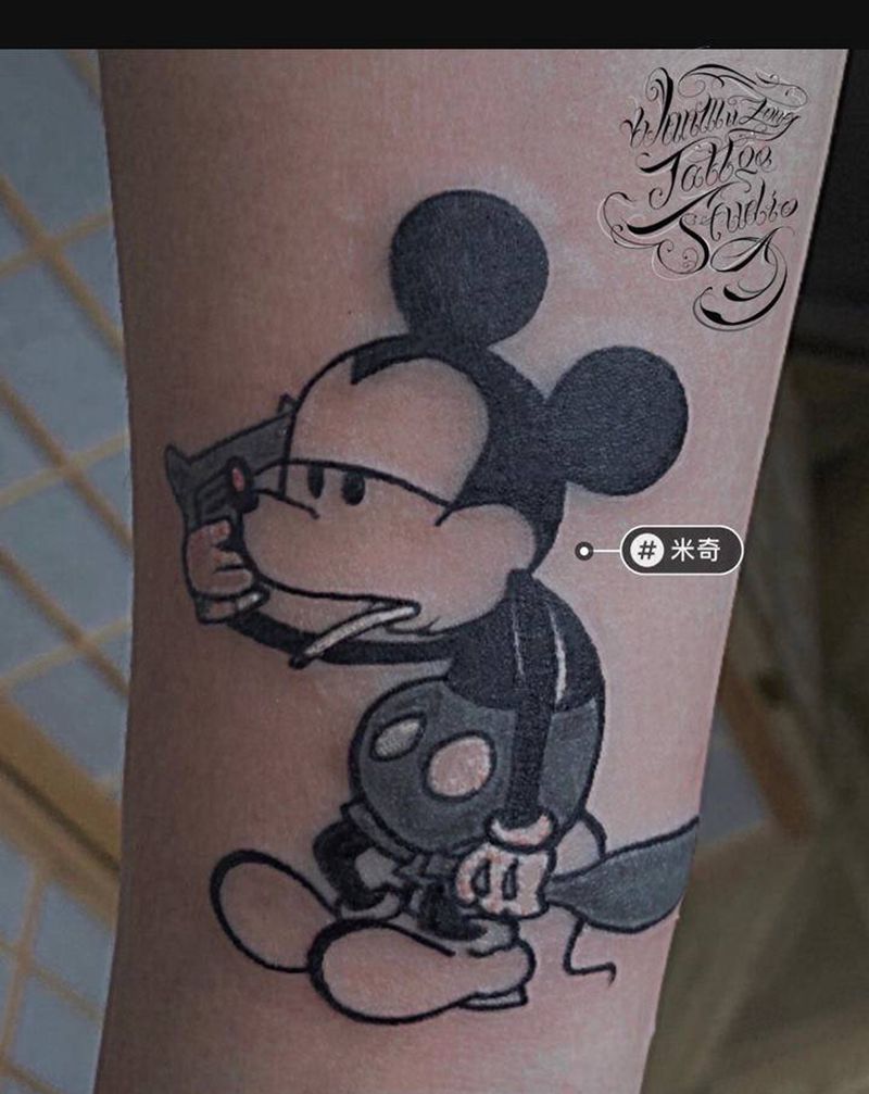 米奇纹身图片_手臂New School纹身图案