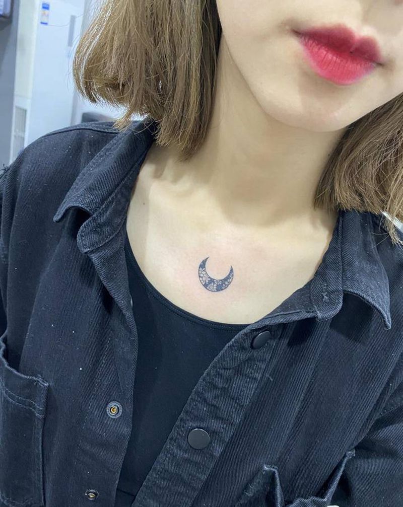 小小纹身图片_胸部纹身图案