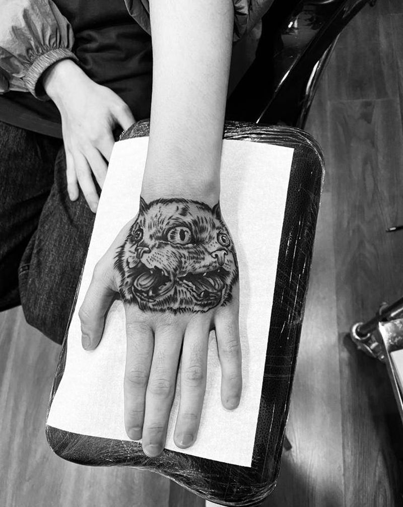 咪纹身图片_手部纹身图案