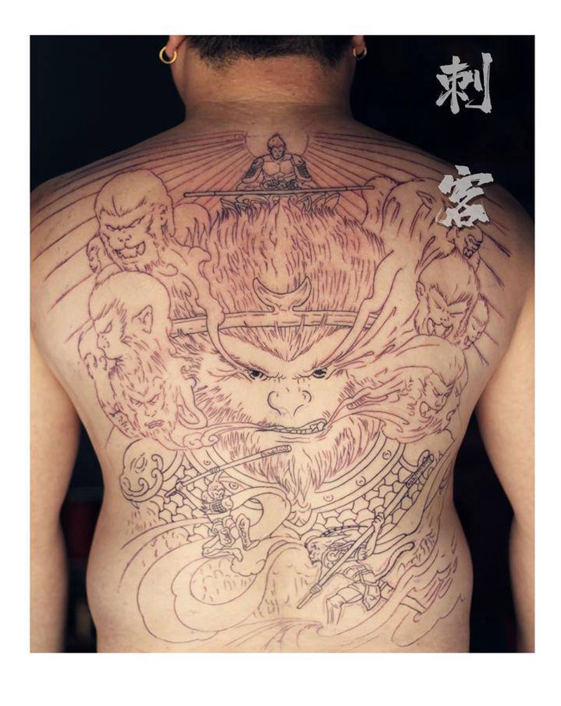 猴子线条纹身图片_背部纹身图案