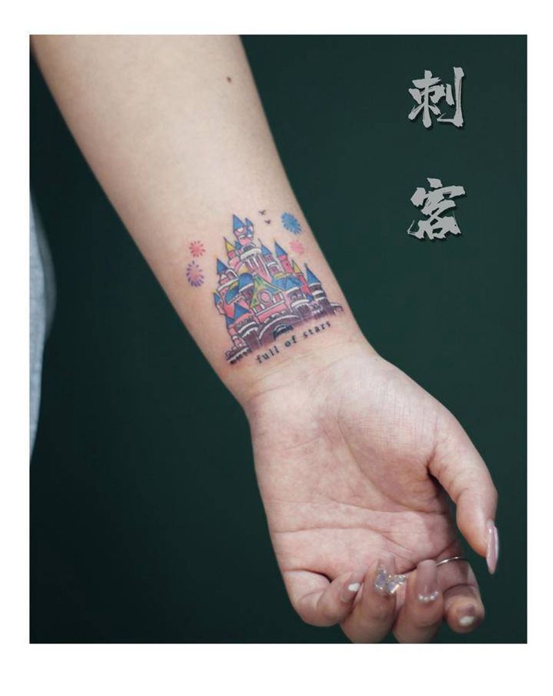 迪士尼城堡纹身图片_手臂纹身图案