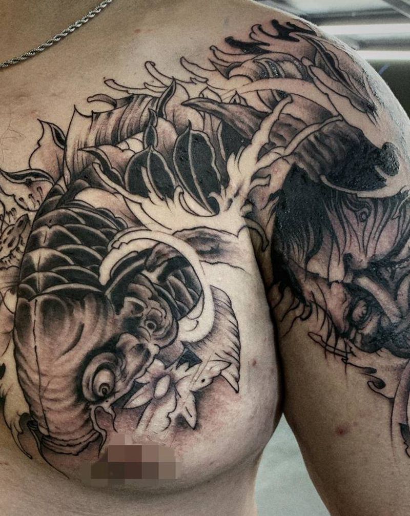 半胛纹身图片_胸部新传统纹身图案