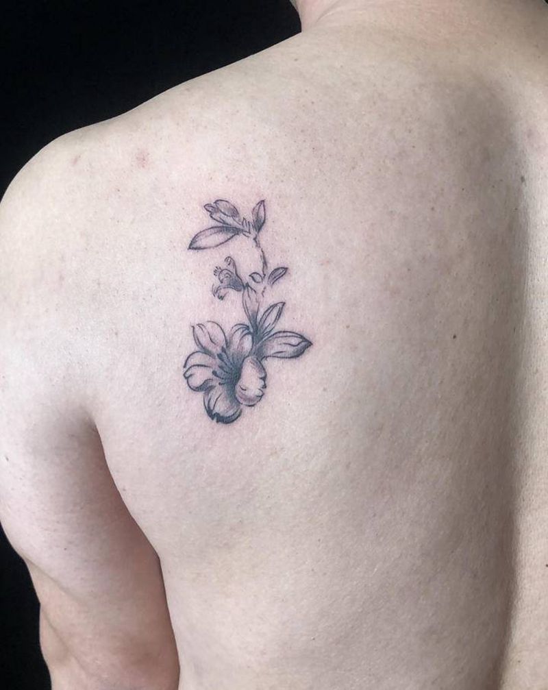 小清新纹身图片_背部小清新纹身图案